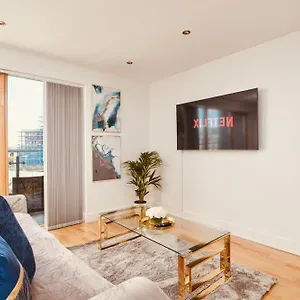  Apartment King Deluxe Large Space& Free Parking! No Balcony United Kingdom